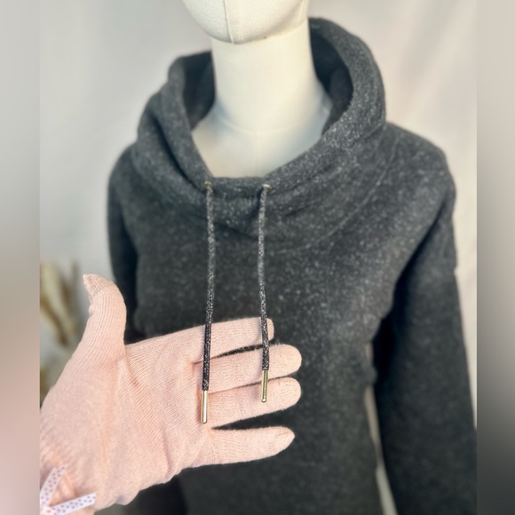 EUC Nike Heather Black Therma Fleece Cozy Cowl Pullover Sweater - Picture 12 of 16